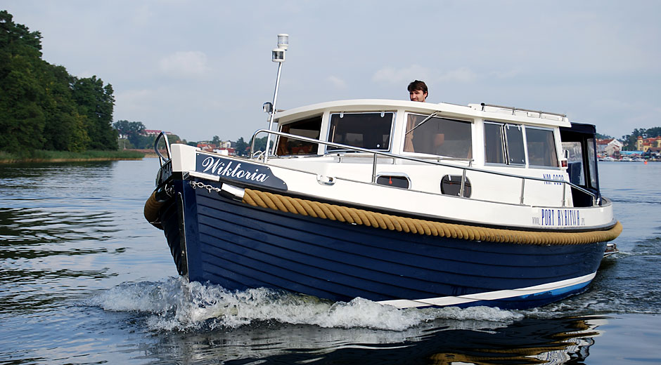 Motorboot 825m von SURF